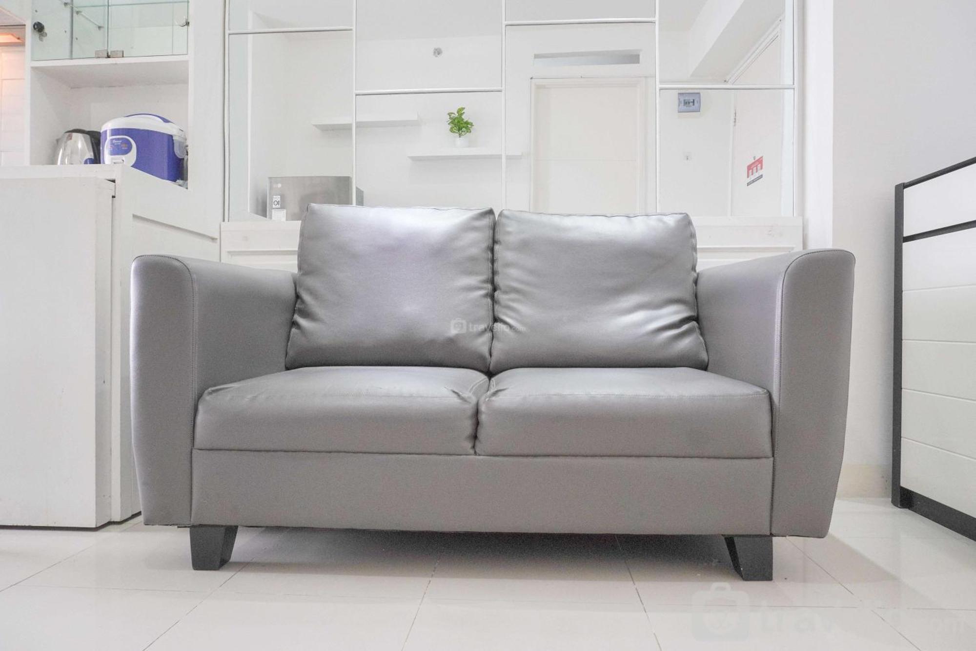 Apartemen Restful 2br Bassura Near Shopping Mall By Travelio